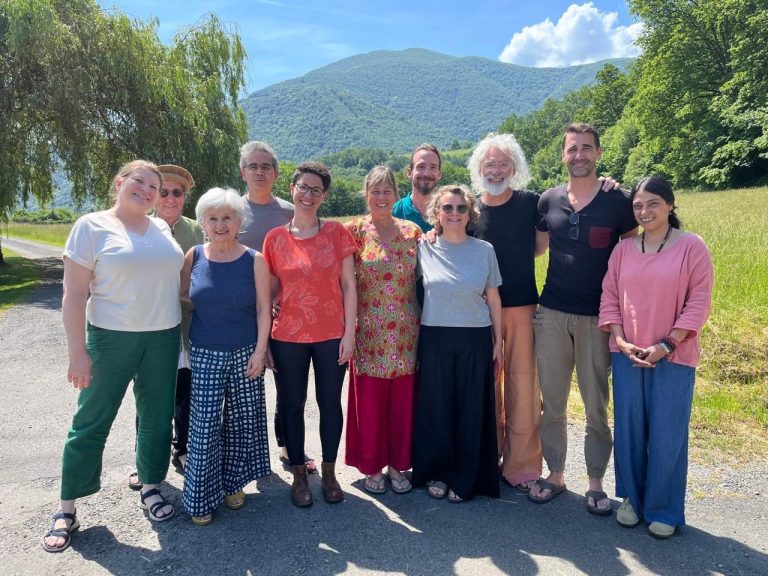 Promo mai 2026 - Yoga Nidra dans les Pyrénées Élèves de la formation professeur de Yoga Nidra et Méditation à Lestelle-Bétharram