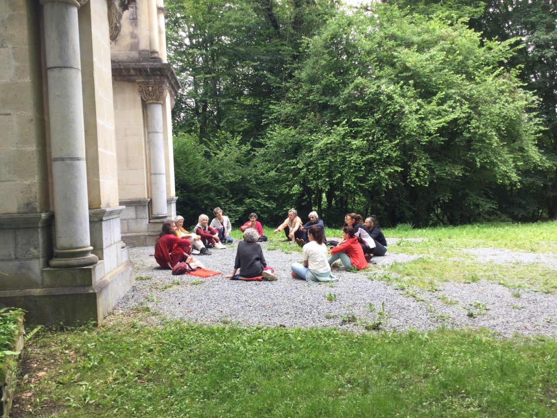 Méditation dans les Pyrénées, France